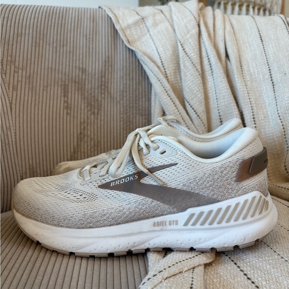 Brooks Shoes - Brooks Cream Athletic Shoes